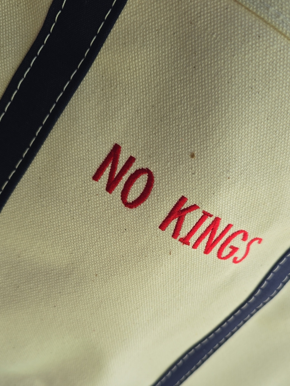 L.L. Bean Custom NO KINGS Cream Canvas Boat Tote Beach Bag with Navy Trim NWT - Picture 4 of 6